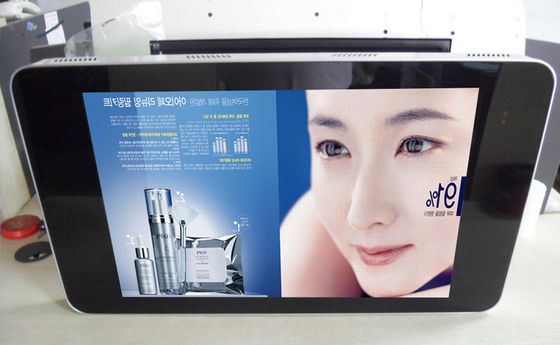 Shopping Mall Floor Standing Digital Signage / Custom LCD Display