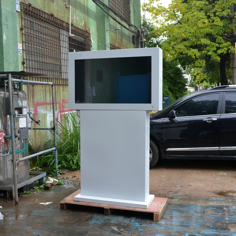 Waterproof Windows I3 I5 Commercial Digital Signage Free Standing For Golf Course