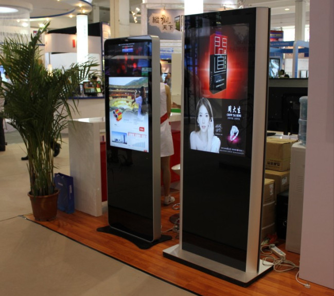 Interactive LCD Digital Signage Kiosk Flooring Standing IR Sensor Kiosk