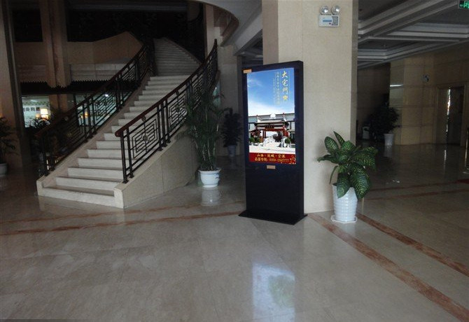 47inch Floor Standing Touch Screen Network Android LCD Digital Signage Display For Hotel