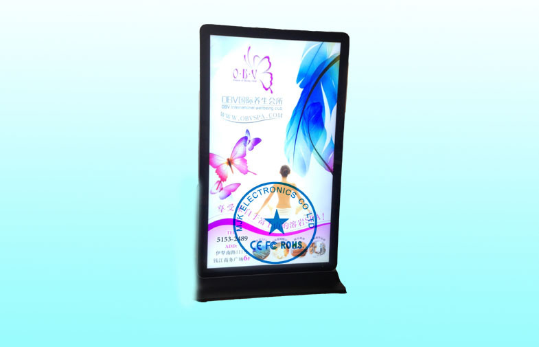 Floor Standing 82 inch LCD Digital Display 1080P With Large Screen
