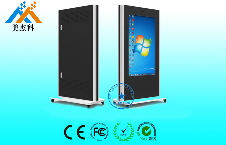 Dustproof TFT Outdoor Digital Display , Windows OS Digital Media Signage